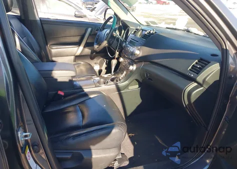 2010 Toyota Highlander Se V6 z USA, uszkodzony, nr VIN 5TDJK3EH2AS035457